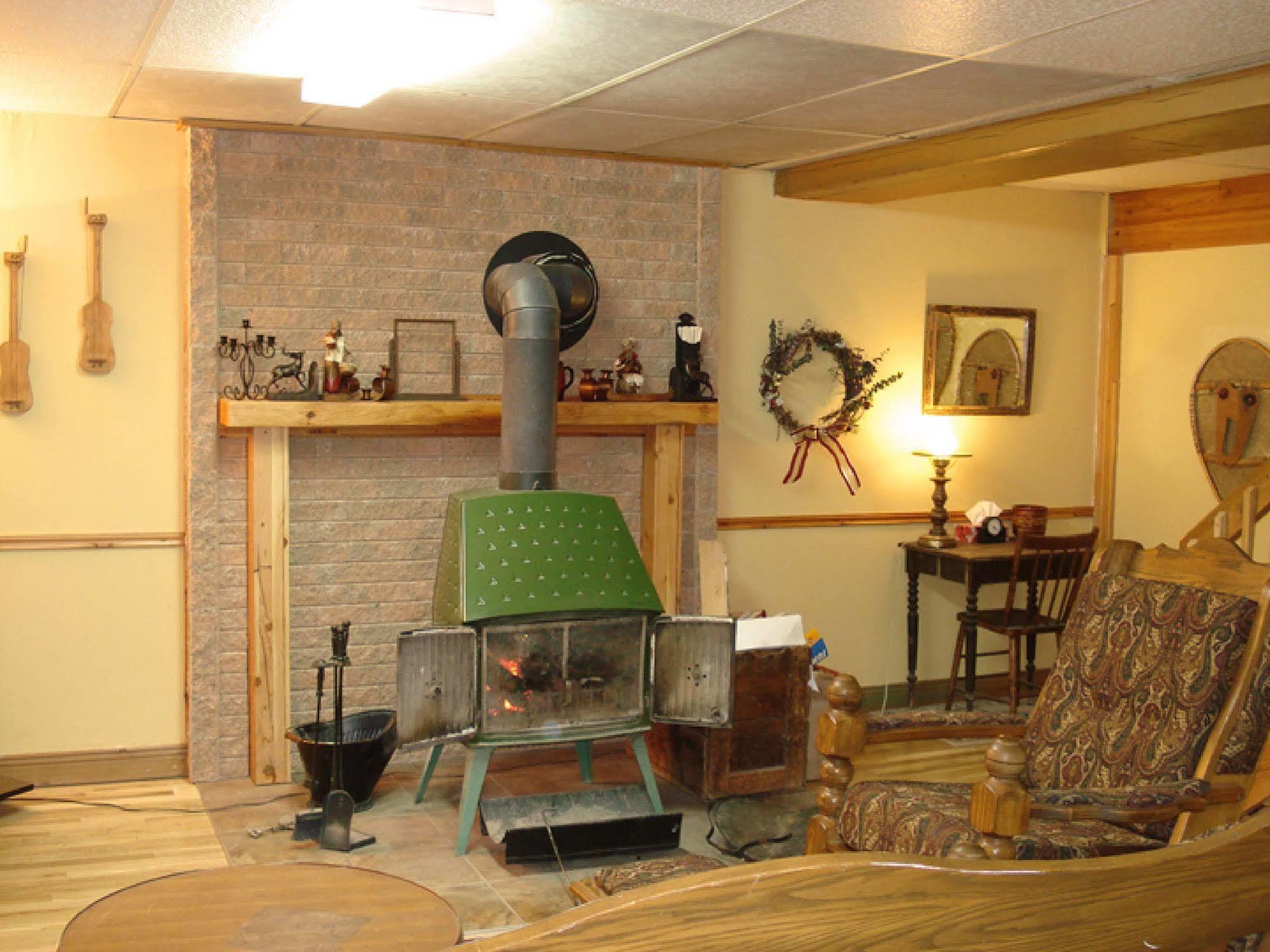 Gite La Halte Du Verger Bed And Breakfast Rivière-du-Loup Exterior foto